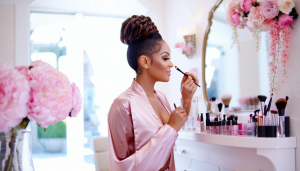 Le monde de la beauté est un univers où l&rsquo;inspiration et la créativité s&rsquo;entrelacent. Cindy Bellouma, figure emblématique de la coiffure, incarne parfaitement ce parcours fascinant, évoluant à travers des défis constants et des transformations enrichissantes. Son parcours témoigne d&rsquo;une [&hellip;]