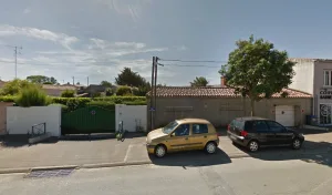 Retrouvez le salon de coiffure La Barbière Sablaise situé à Les Sables-d&rsquo;Olonne (85340) en Pays de la Loire pour une coupe de cheveux dans le département Vendée. Vous pourrez consulter facilement les horaires d&rsquo;ouverture chez La Barbière Sablaise afin de [&hellip;]
