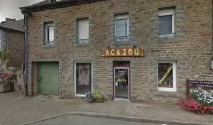 Acajou à Ploumilliau
