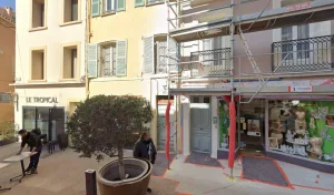 Retrouvez le salon de coiffure Elle et lui situé à Fréjus (83600) en Provence-Alpes-Côte d&rsquo;Azur pour une coupe de cheveux dans le département Var. Vous pourrez consulter facilement les horaires d&rsquo;ouverture chez Elle et lui afin de convenir d&rsquo;une heure [&hellip;]