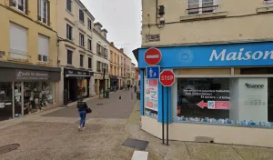 Salon de coiffure – La Barbière – By Emma T. à Roanne